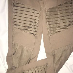Alo yoga leggings MOTO